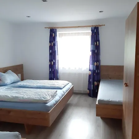 Apartment Tropper